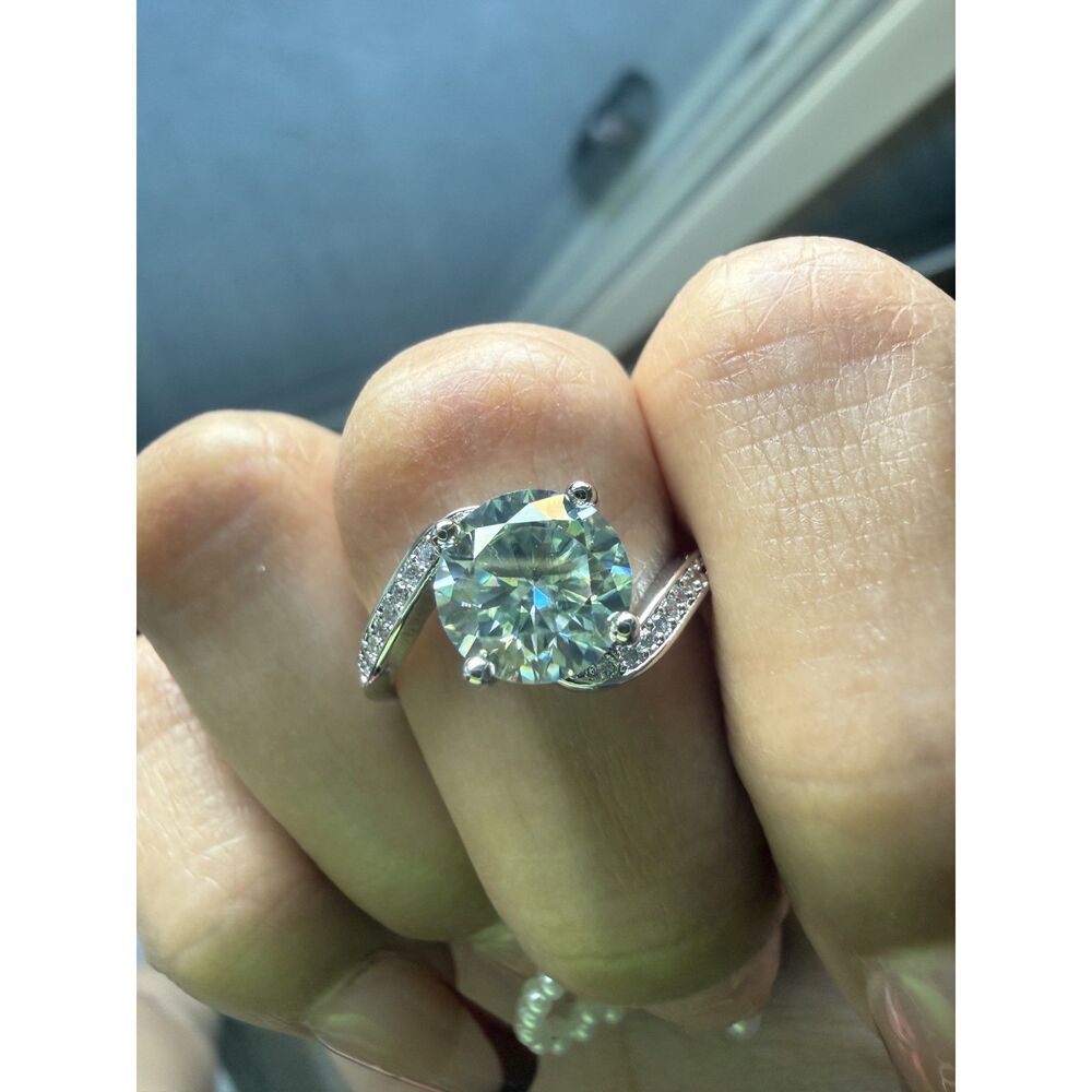 CERTIFIED 2CT MOISSANITE RING - SILVER PLEATED -ROUND BRILLIANT CUTSIZE 6 (NWT)